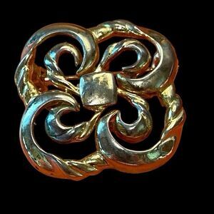 Vintage Women’s Brooch Pin Floral Scroll Silver Tone 1”